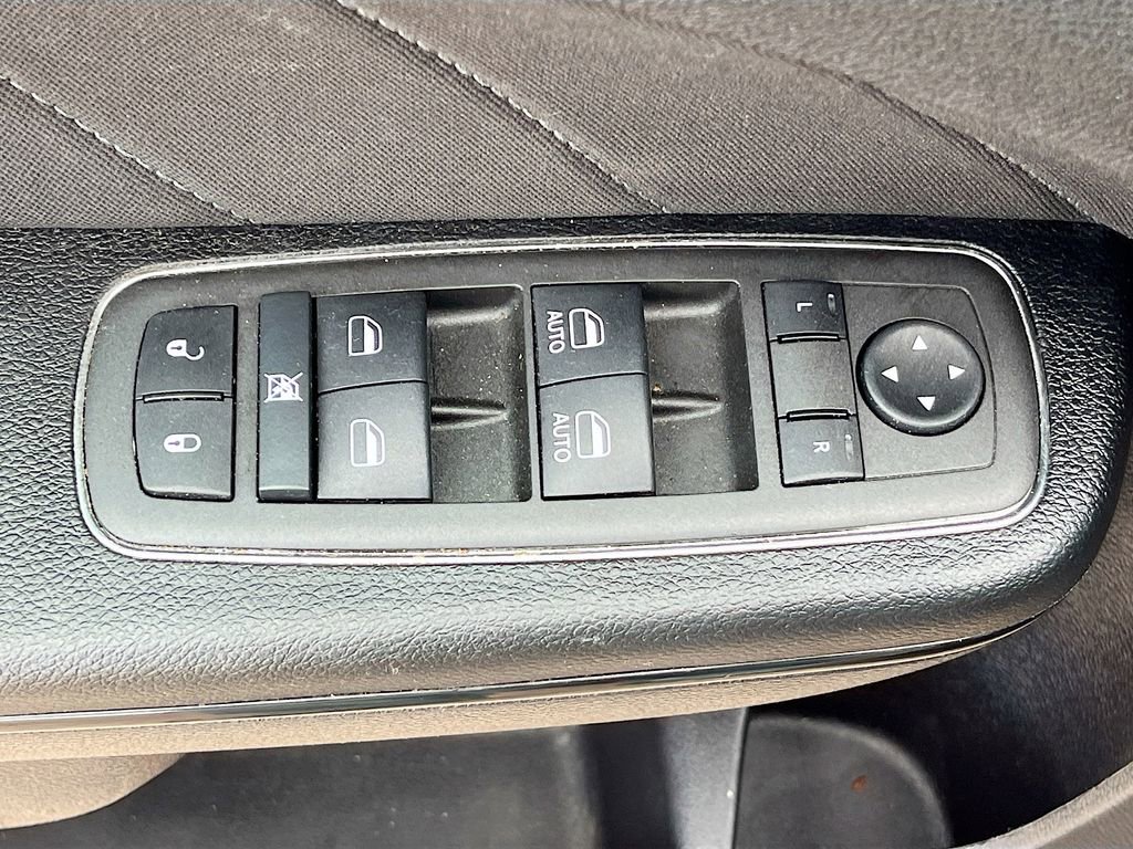 Used 2022 Dodge Charger R/T w/ Blacktop Package image 17