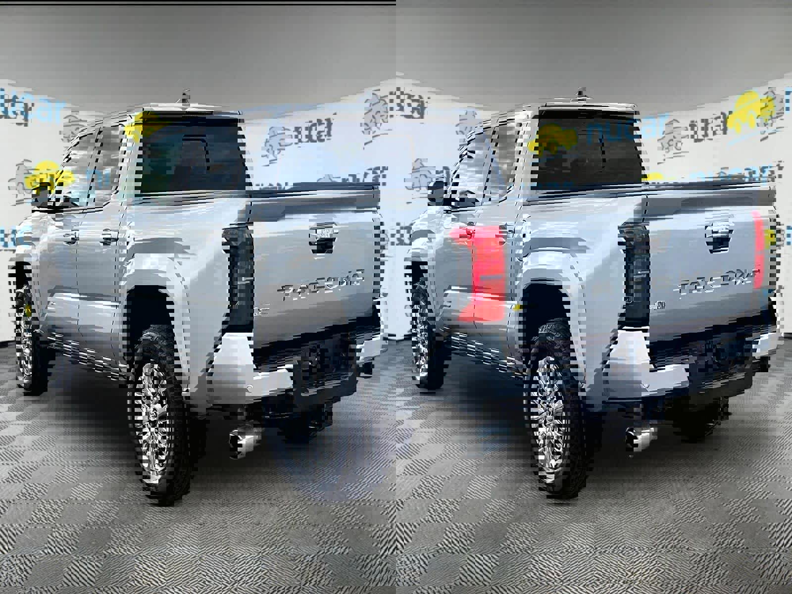 Used 2024 Toyota Tacoma Limited w/ Limited Package (LT) AWD/4WD image 4