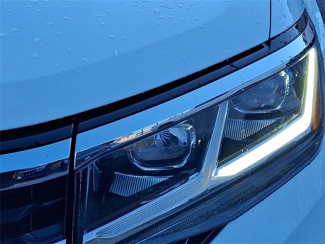 Certified 2022 Volkswagen Atlas Cross Sport SE image 9