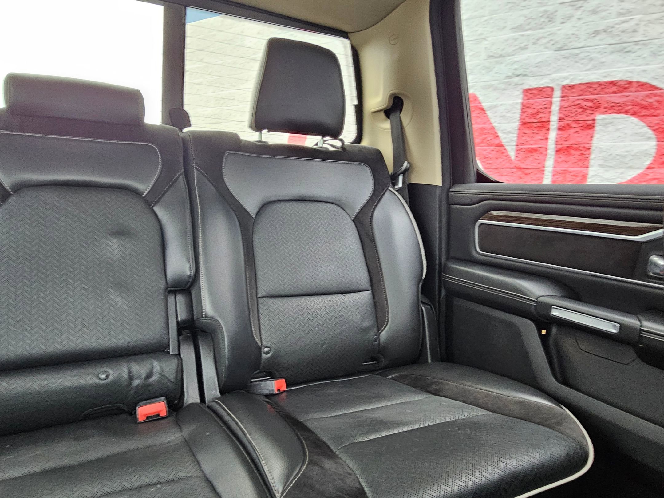 Used 2019 RAM 1500 Laramie image 26