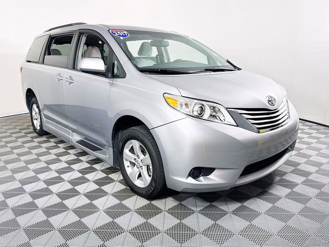 Used 2017 Toyota Sienna LE