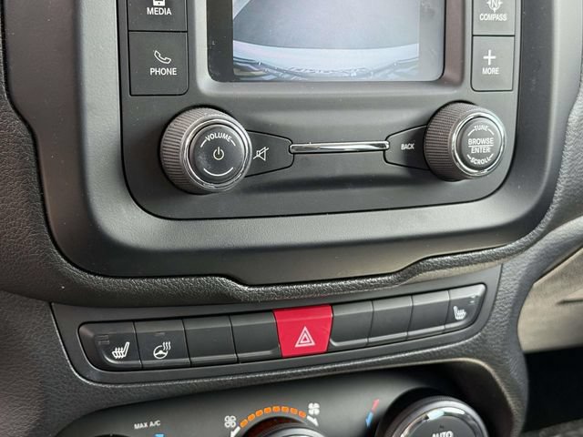 Used 2015 Jeep Renegade Limited FWD image 17