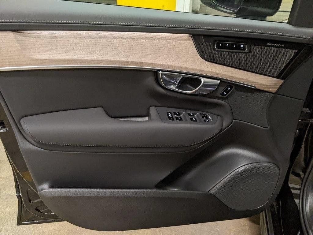 New 2026 Volvo XC90 B6 Plus w/ Protection Package Premier AWD/4WD image 9