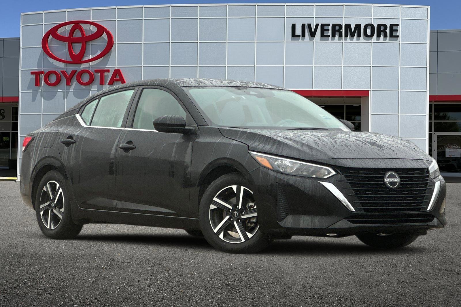 Used 2024 Nissan Sentra SV image 2