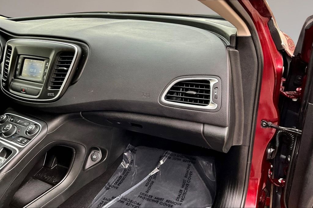 Used 2015 Chrysler 200 Limited w/ Convenience Group image 24