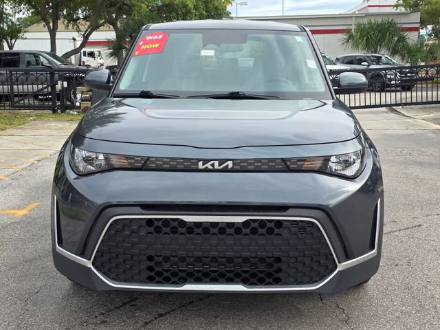 Certified 2025 Kia Soul LX w/ LX Technology Package FWD image 3