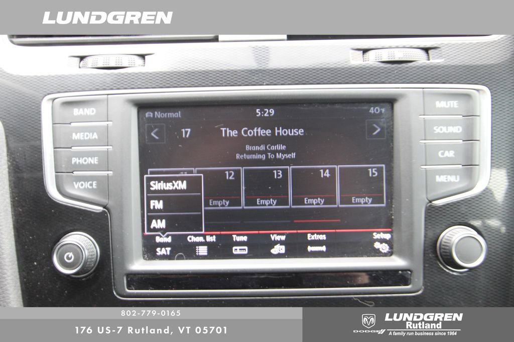 Used 2017 Volkswagen Golf 4-Door image 18