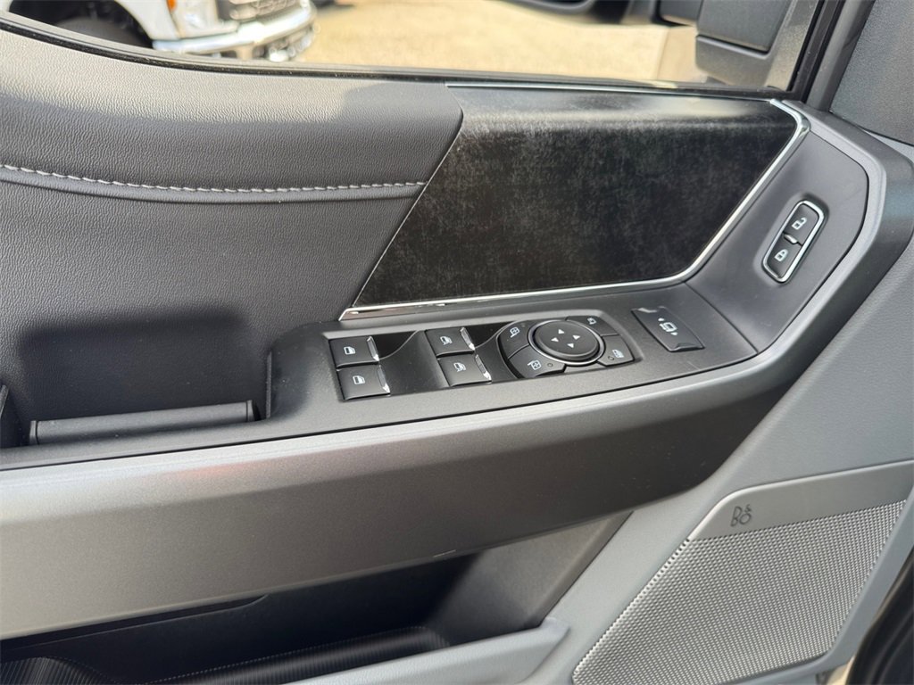 New 2025 Ford F250 XLT w/ Black Appearance Package image 19