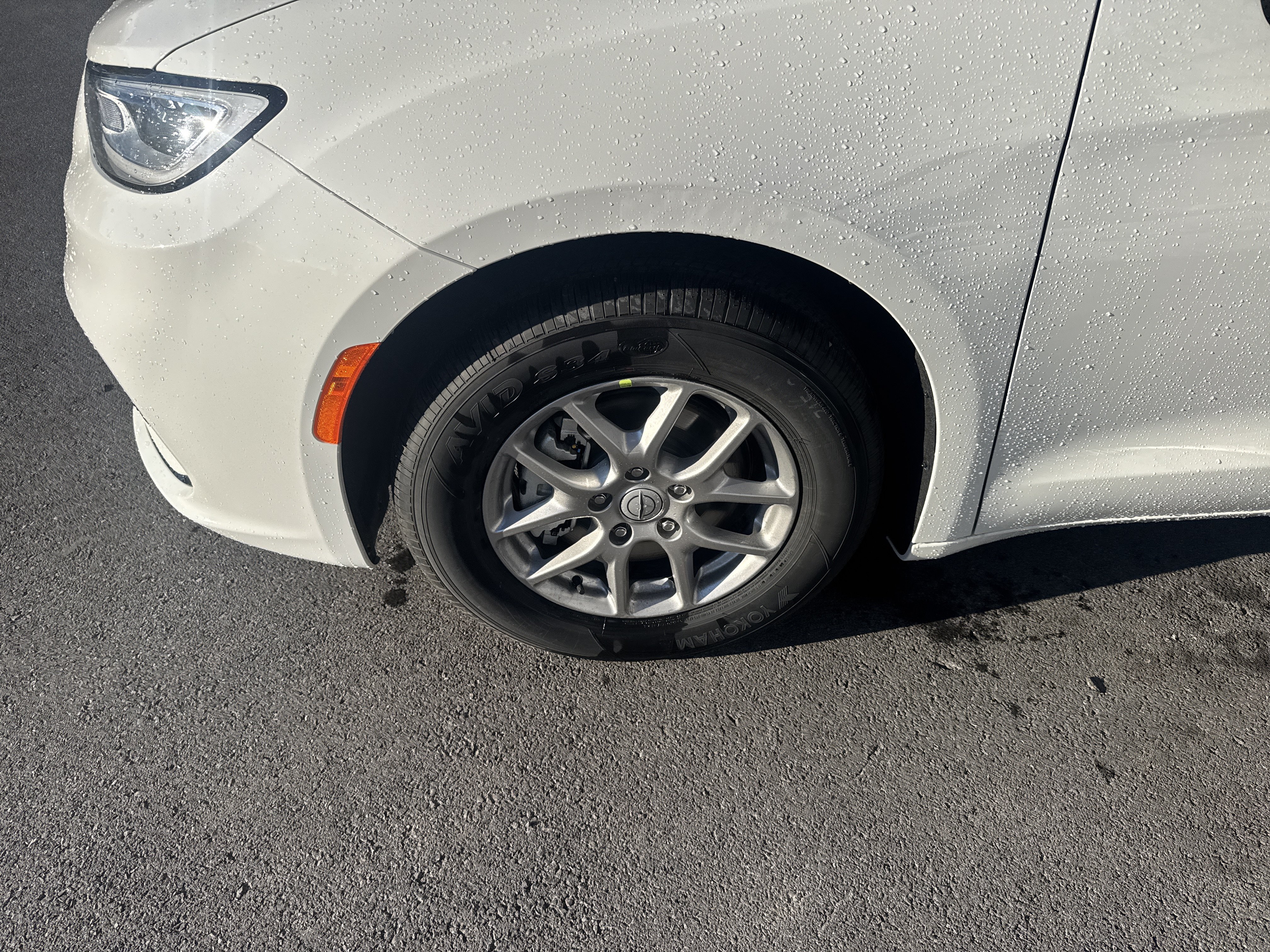 New 2026 Chrysler Pacifica Select FWD image 11
