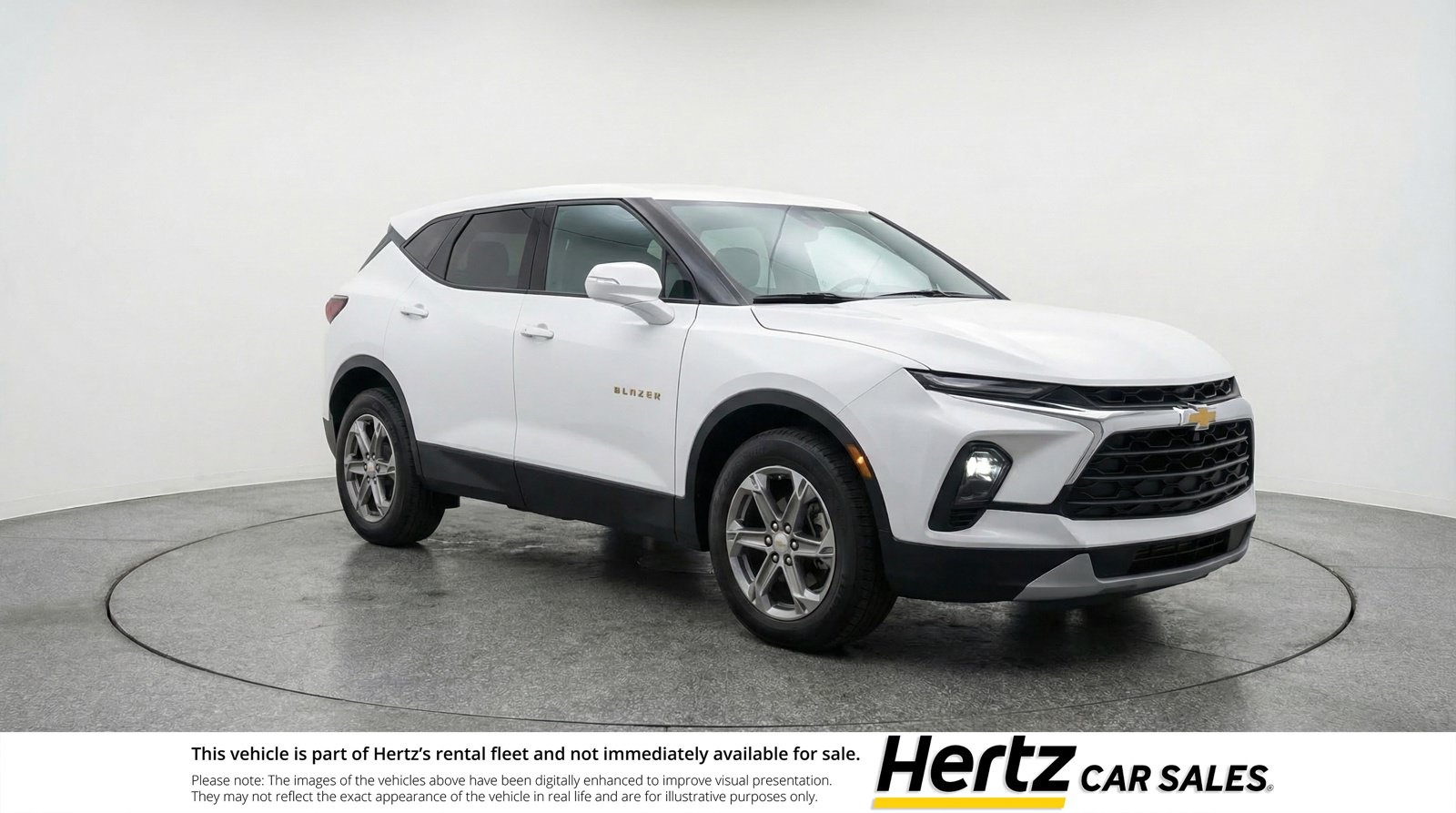 Used 2025 Chevrolet Blazer LT FWD image 1