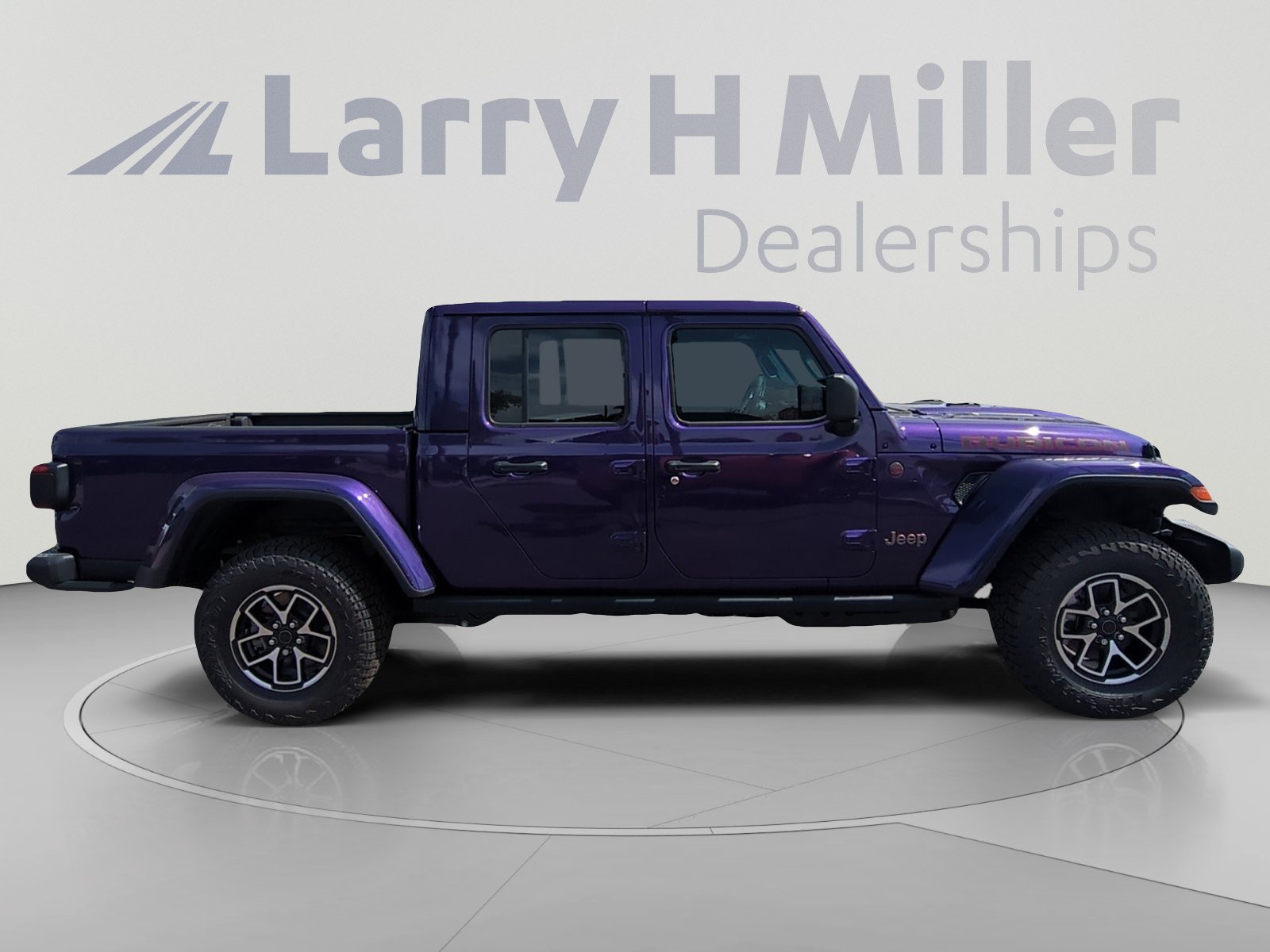 New 2026 Jeep Gladiator Rubicon w/ Steel Power Dome Hood Package AWD/4WD image 6