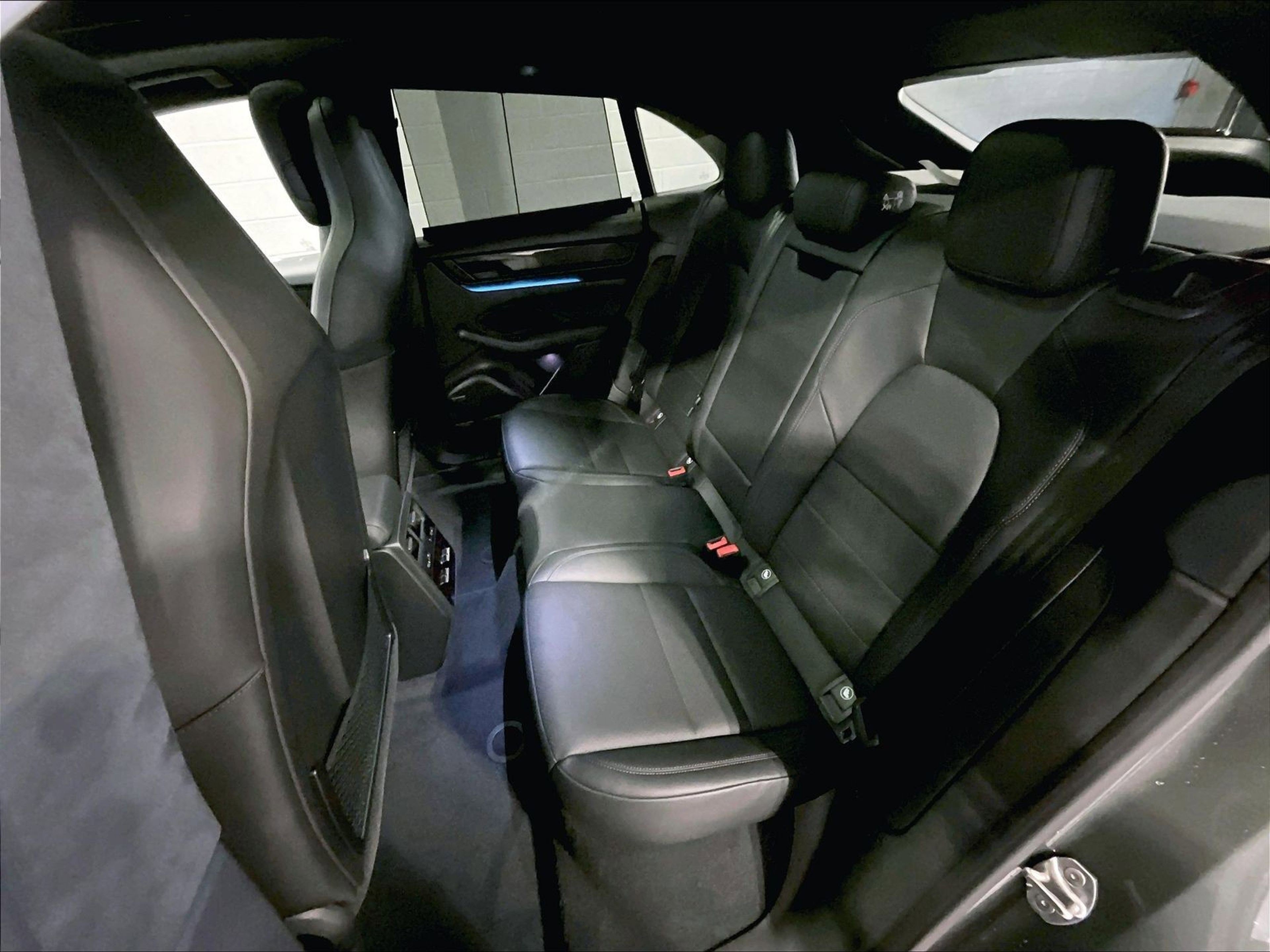 New 2026 Porsche Macan Turbo Electric AWD/4WD image 20