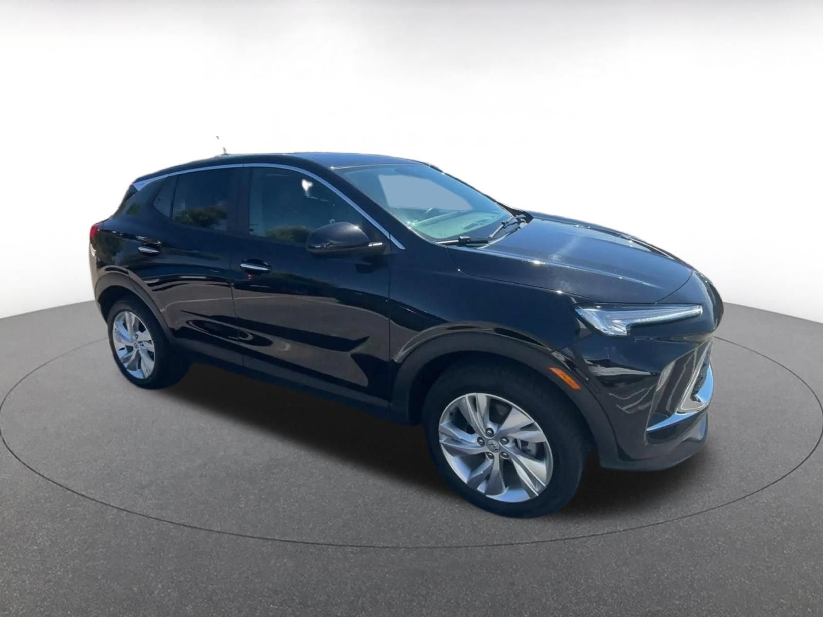 Used 2025 Buick Encore GX Preferred AWD/4WD image 2