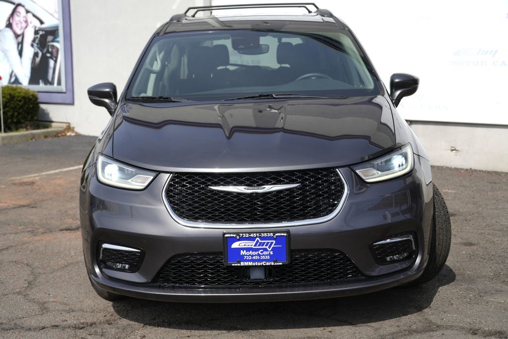 Used 2021 Chrysler Pacifica Touring image 5