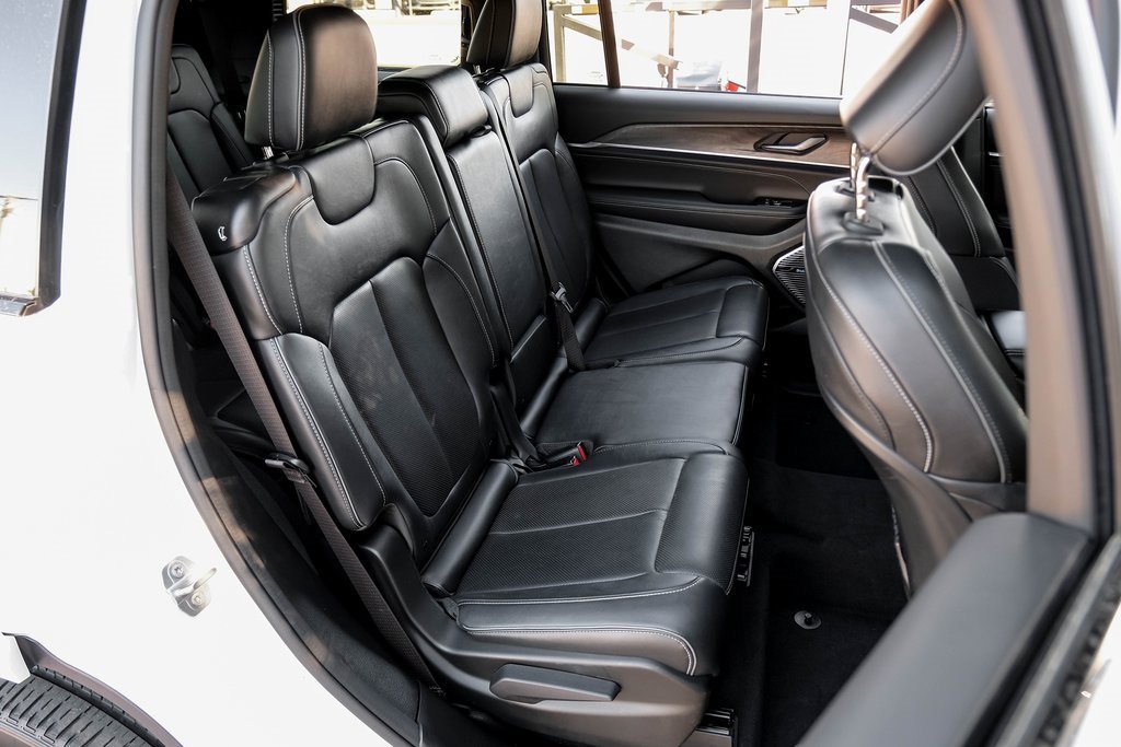 Used 2022 Jeep Grand Cherokee L Overland w/ MOPAR Finishing Package image 47