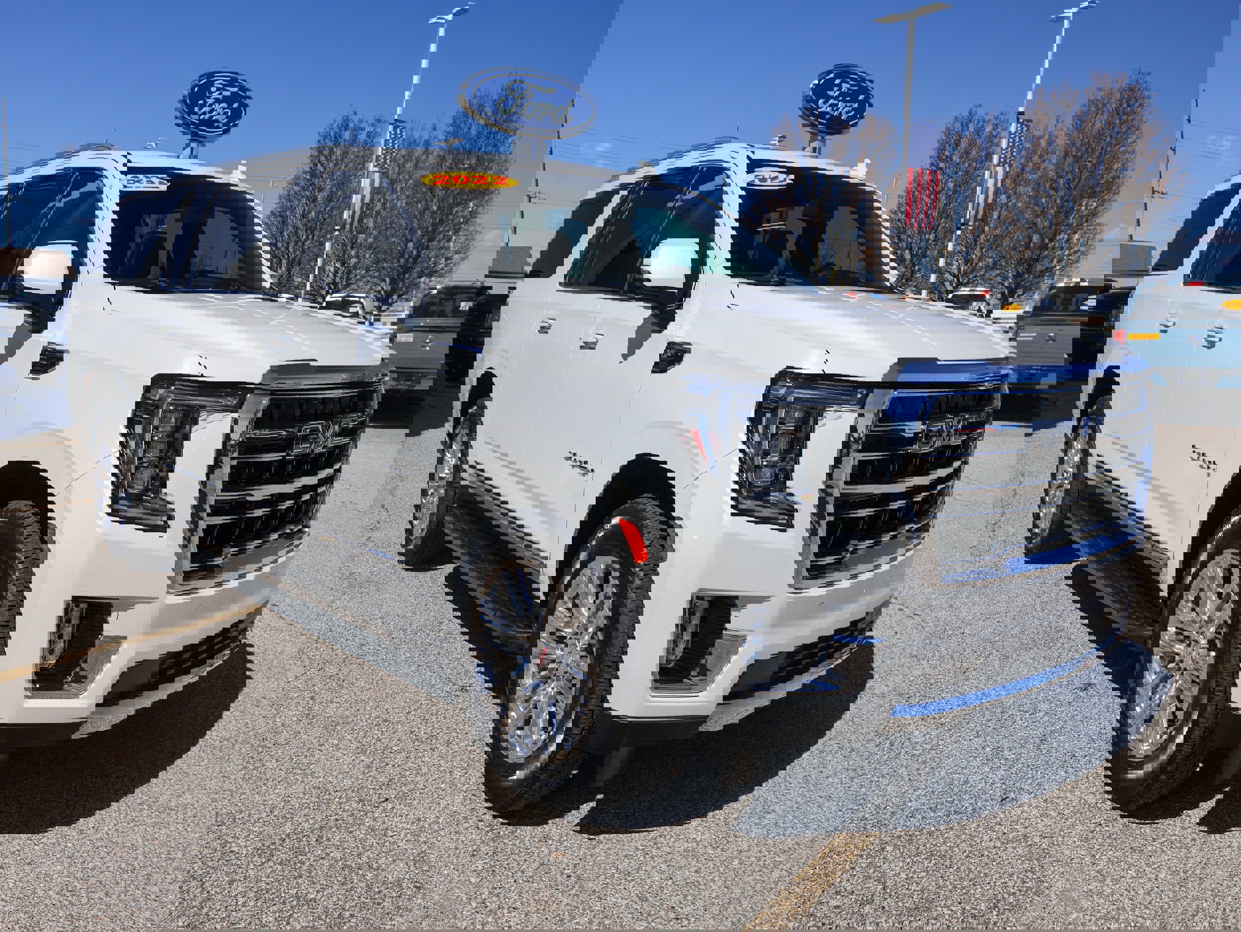 Used 2022 GMC Yukon XL SLT w/ SLT Premium Package image 7