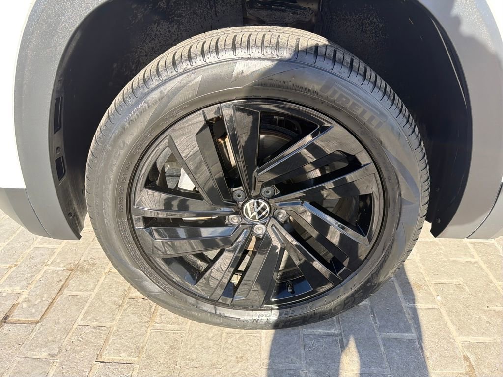 Certified 2023 Volkswagen Atlas Cross Sport SE w/ Panoramic Sunroof Package image 28