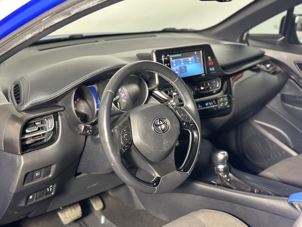 Used 2018 Toyota C-HR XLE image 28