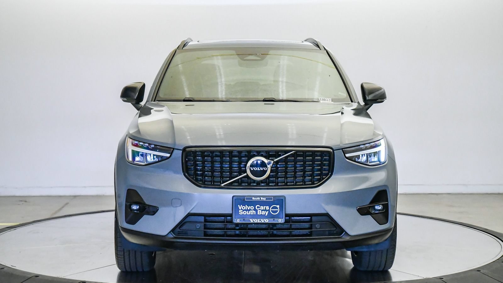 Certified 2023 Volvo XC40 B5 Plus w/ Protection Package Premier AWD/4WD image 7