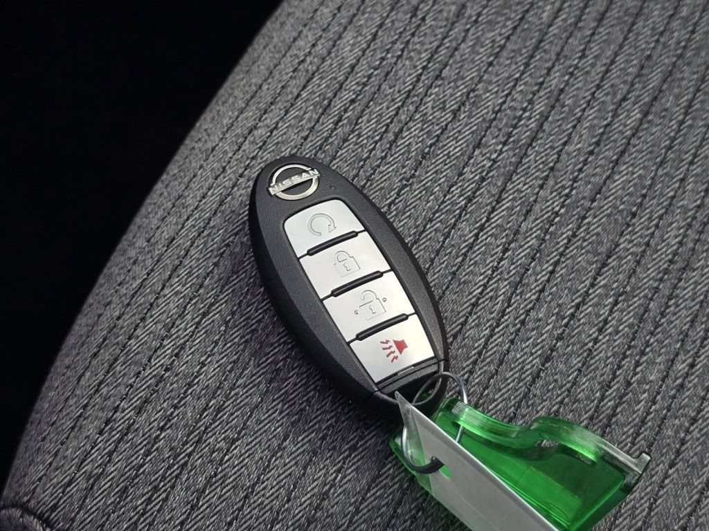 Used 2022 Nissan Rogue SV AWD/4WD image 32