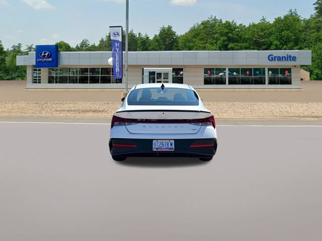Used 2025 Hyundai Elantra SEL FWD image 7