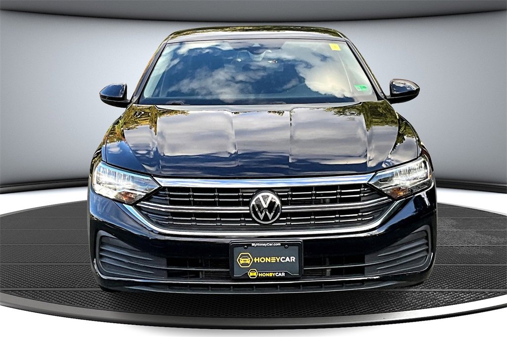 Used 2023 Volkswagen Jetta S image 2