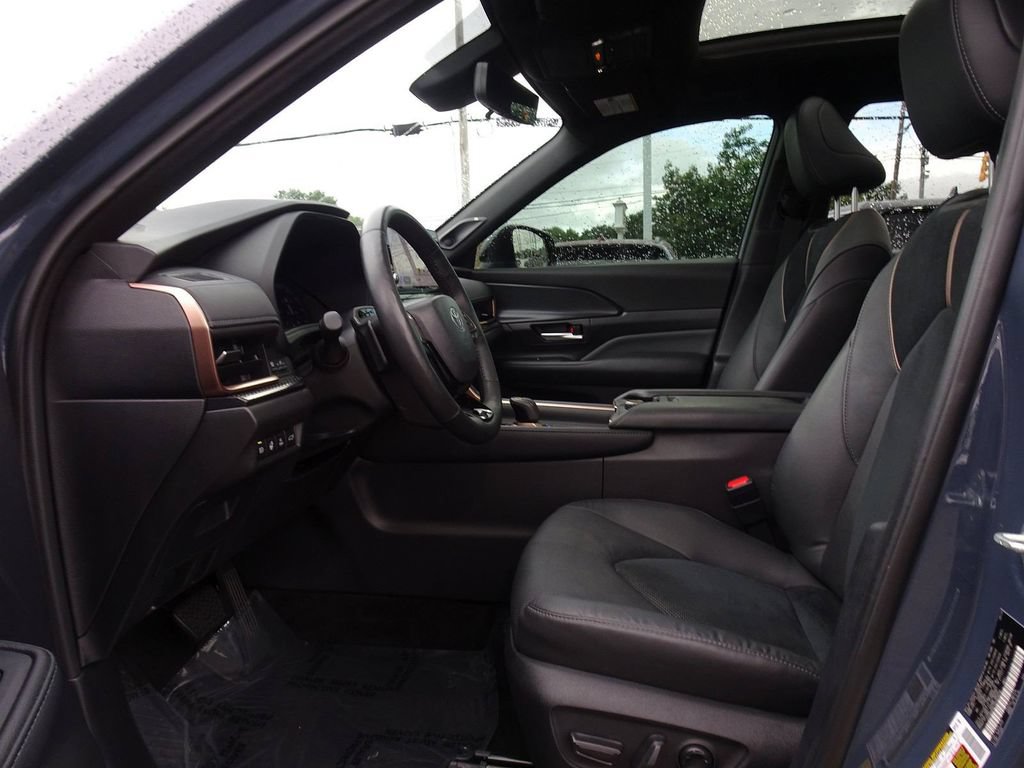 Used 2024 Toyota Grand Highlander AWD Hybrid image 8