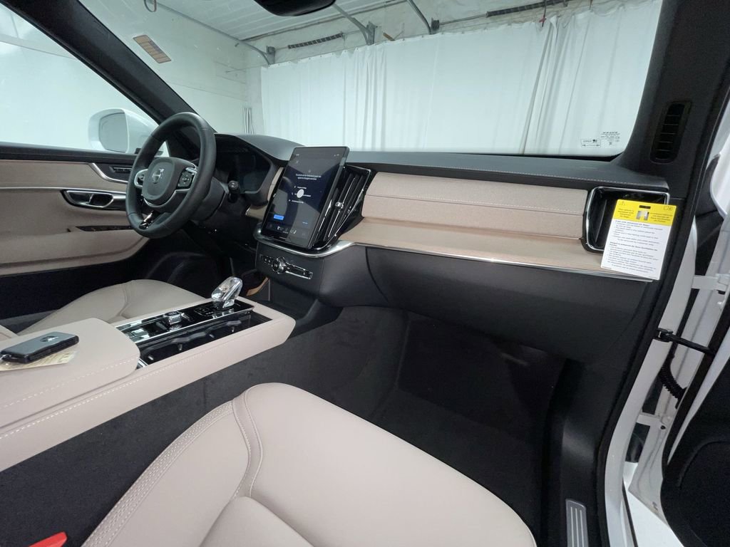 New 2026 Volvo XC90 B6 Core image 5