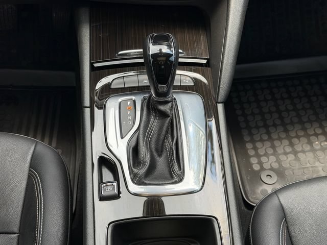 Used 2020 Buick Regal Essence AWD/4WD image 20