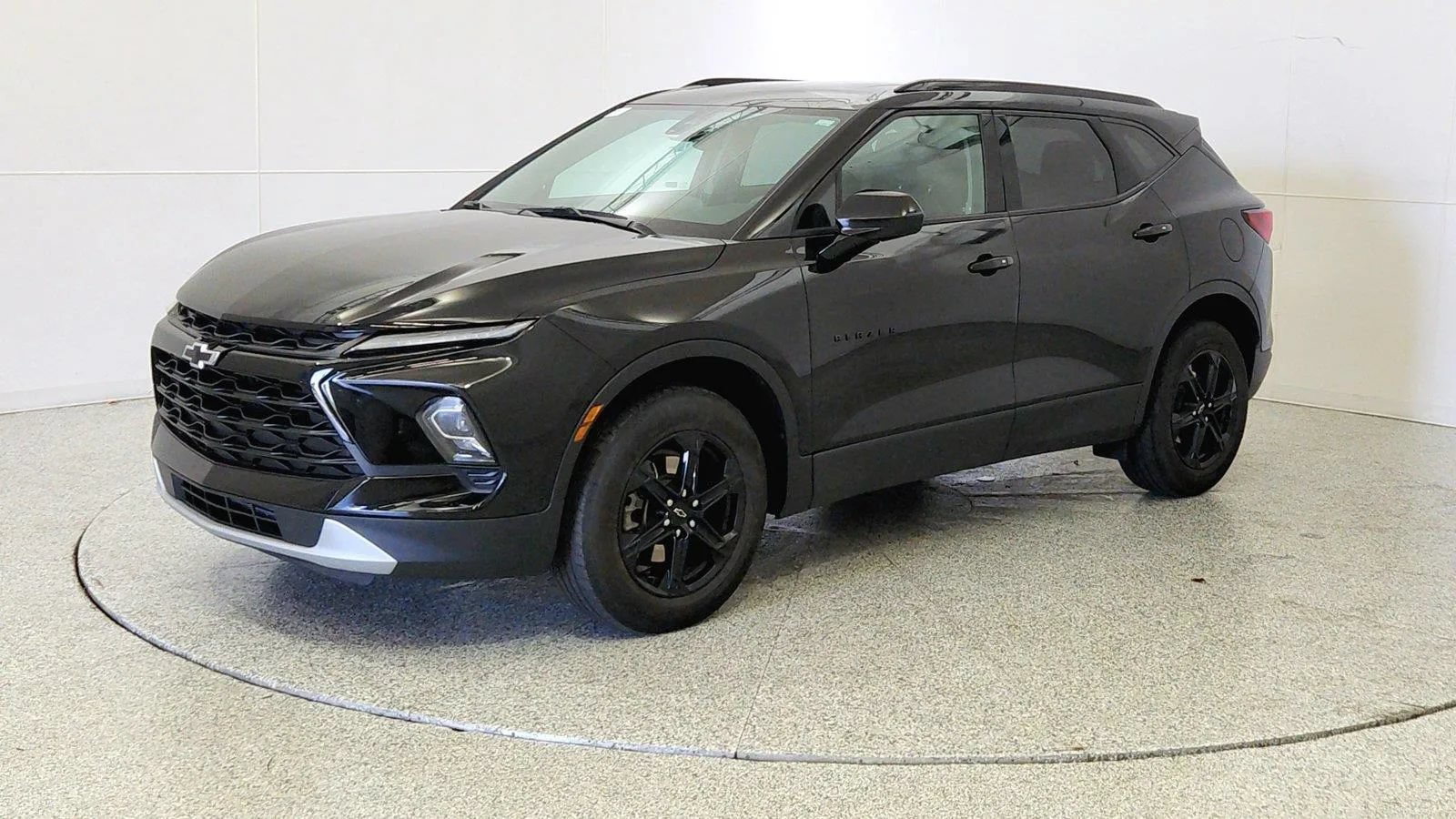 Used 2024 Chevrolet Blazer LT w/ Convenience Package FWD image 3