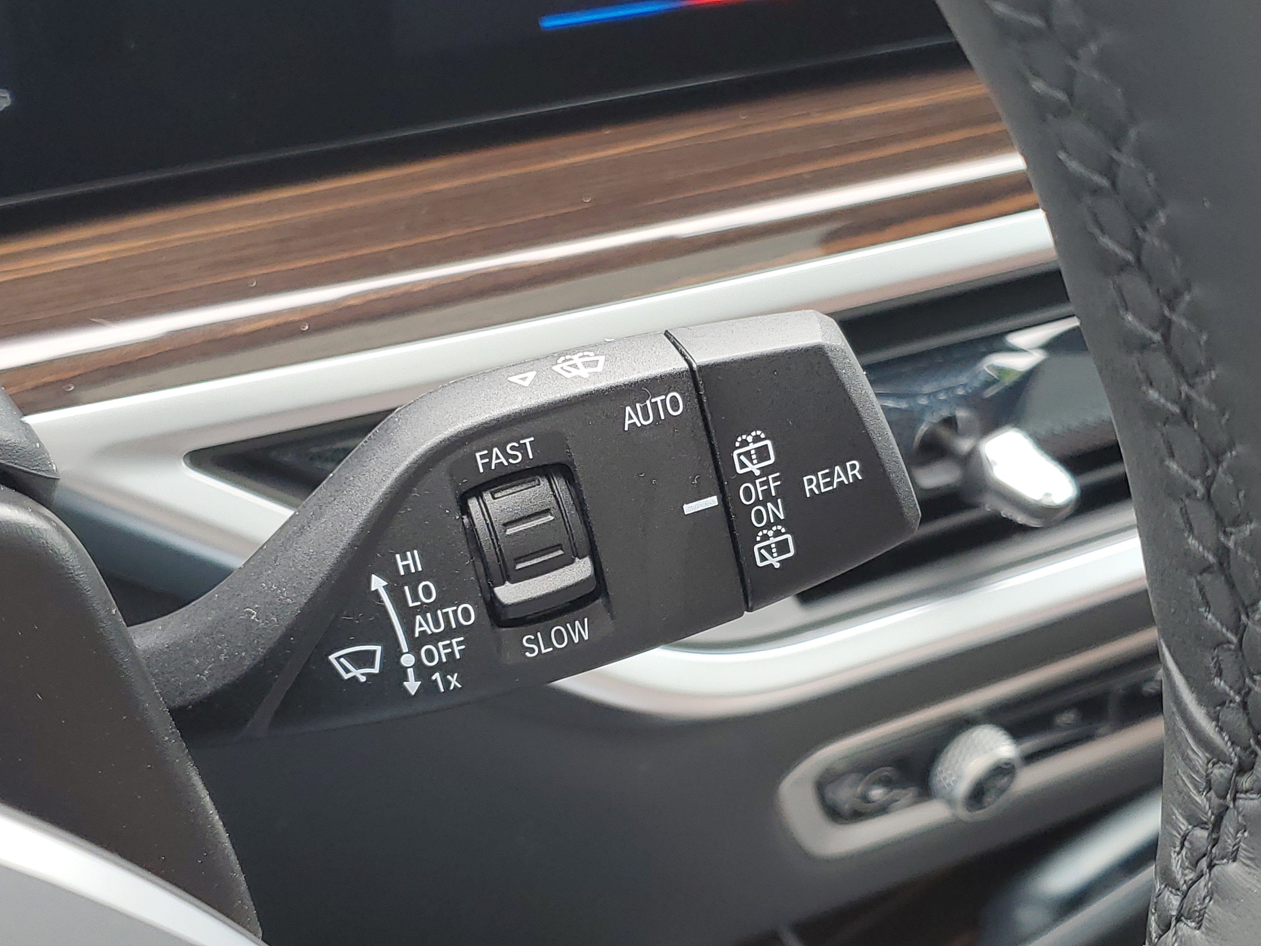 Certified 2025 BMW X7 xDrive40i w/ M Sport Package image 16