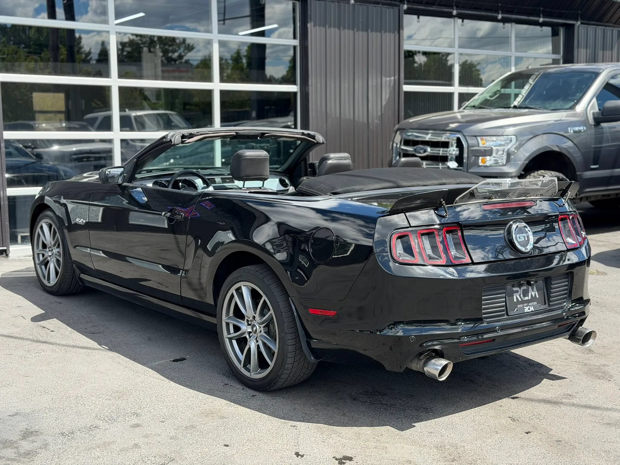 Used 2014 Ford Mustang GT w/ Electronics Package RWD image 18
