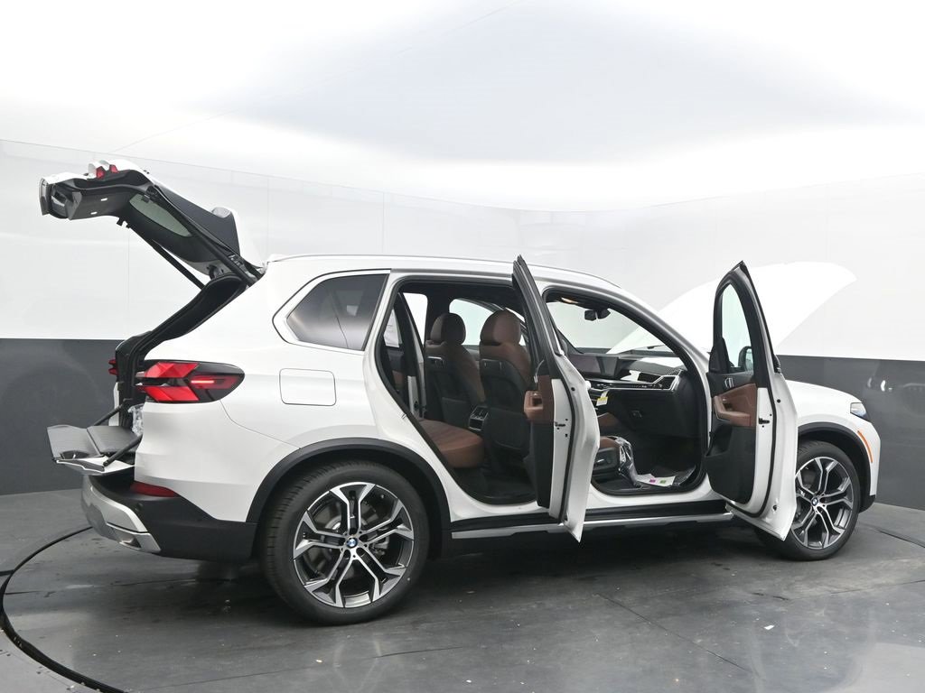 New 2026 BMW X5 xDrive50e image 50