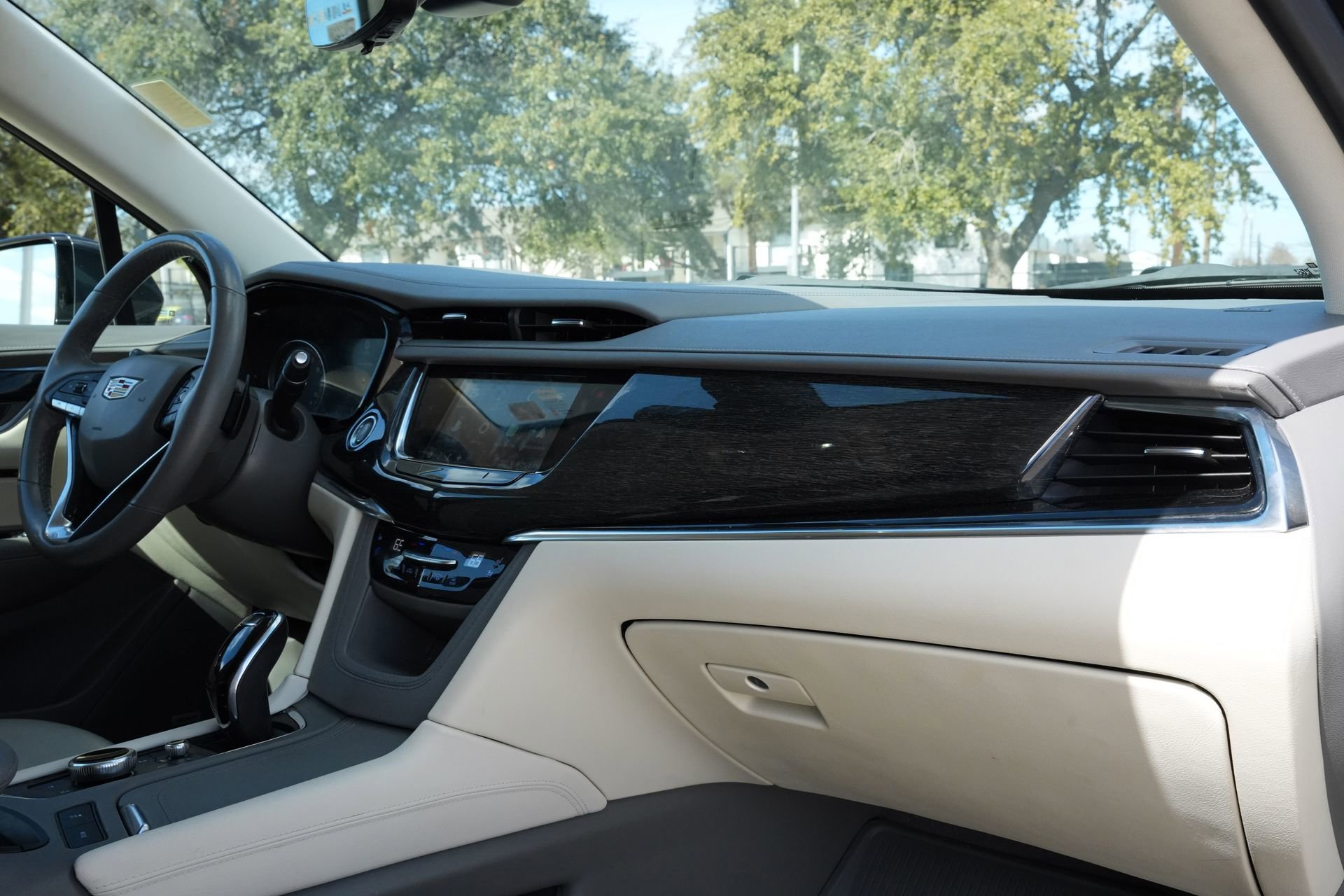 Certified 2022 Cadillac XT6 Premium Luxury w/ Technology Package image 26