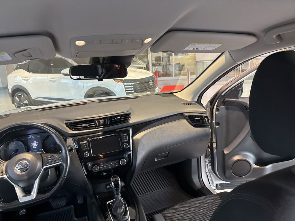 Used 2022 Nissan Rogue Sport SV image 26