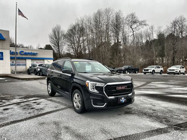Used 2023 GMC Terrain SLE w/ Driver Convenience Package image 11