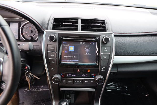 Certified 2017 Toyota Camry XSE FWD image 16