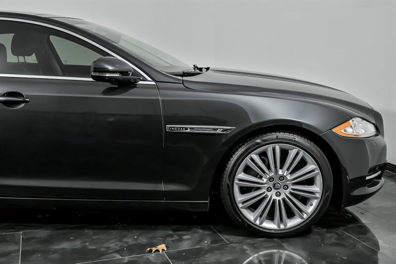 Used 2012 Jaguar XJ Supercharged RWD image 12