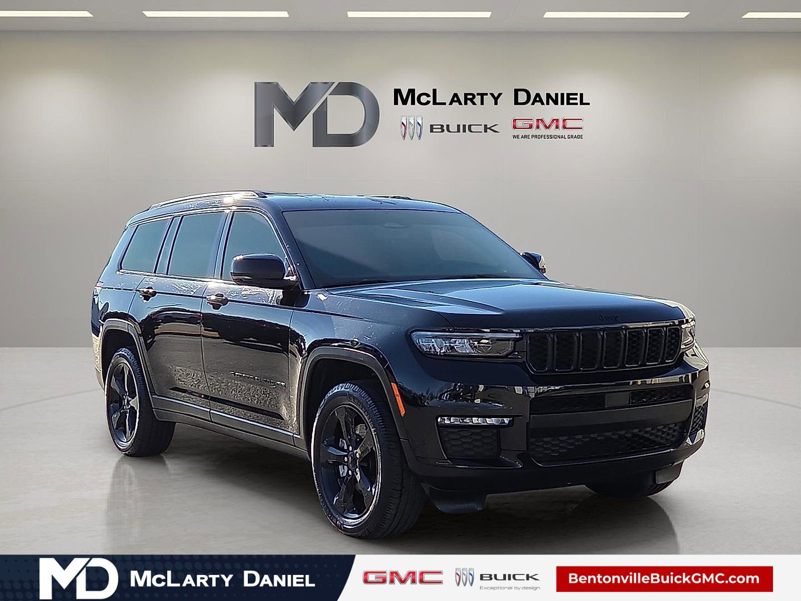Used 2024 Jeep Grand Cherokee L Limited w/ Black Appearance Package image 1