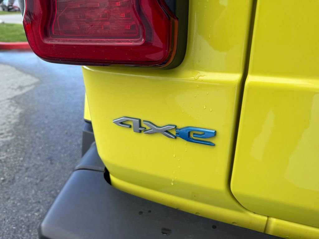 Used 2023 Jeep Wrangler Unlimited Sahara w/ Cold Weather Group image 9