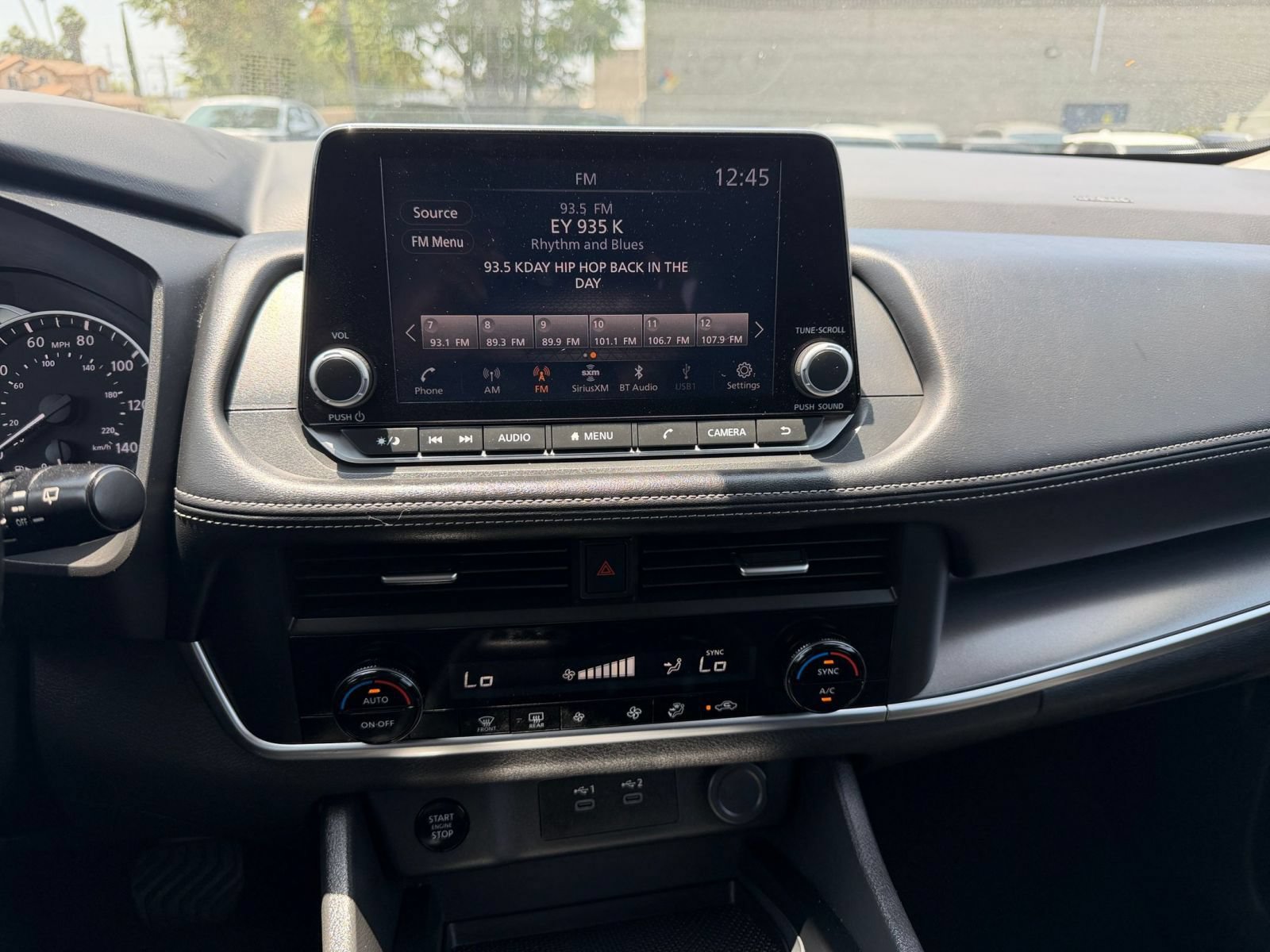 Used 2025 Nissan Rogue SV FWD image 17