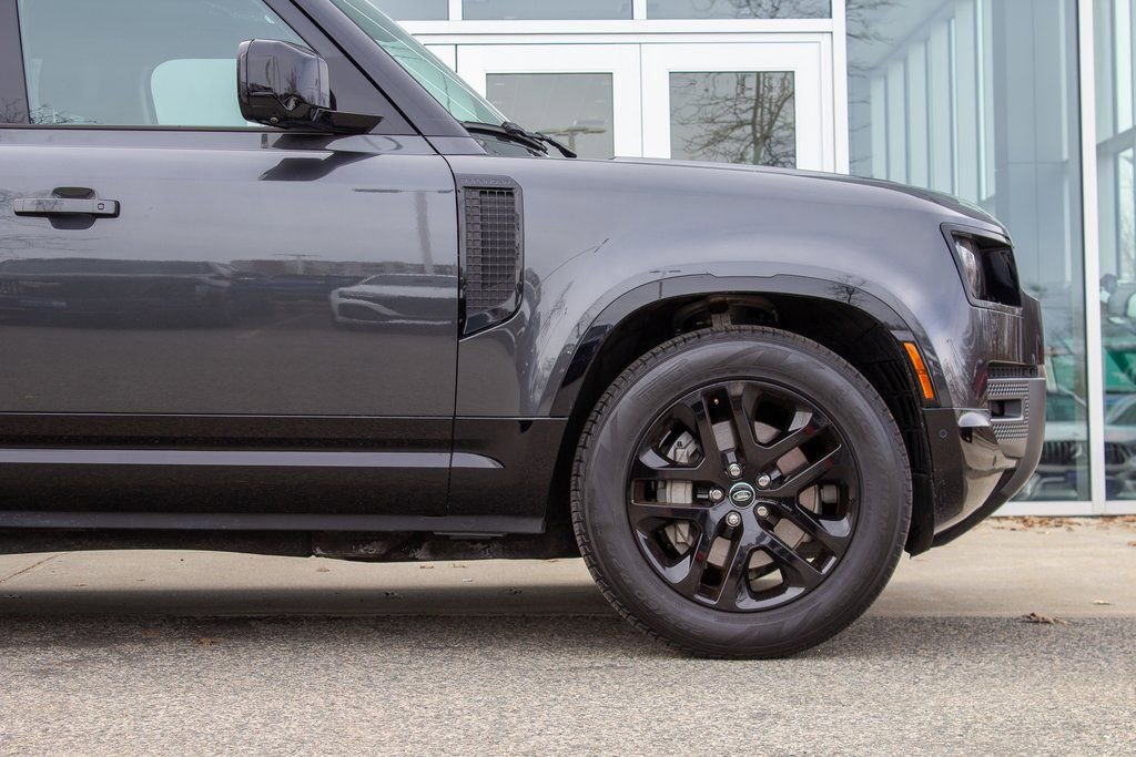 Used 2025 Land Rover Defender 130 Outbound image 5