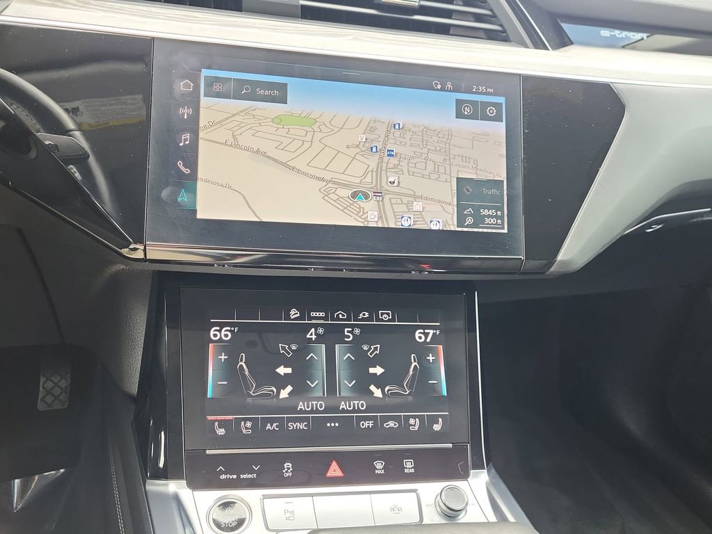 Used 2021 Audi e-tron Premium Plus w/ Premium Plus Package AWD/4WD image 19