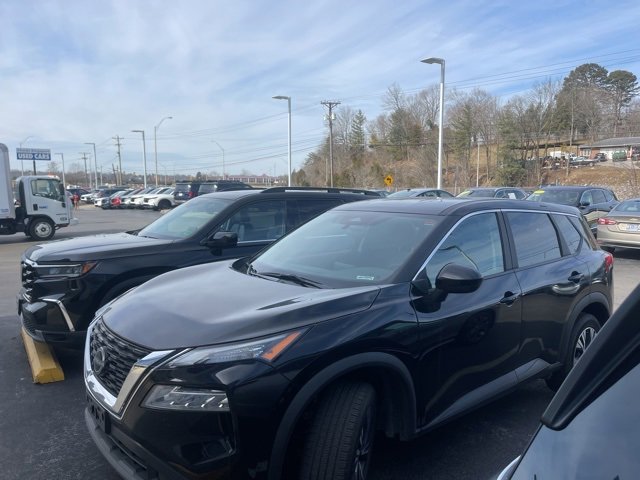 Used 2023 Nissan Rogue SV video 2