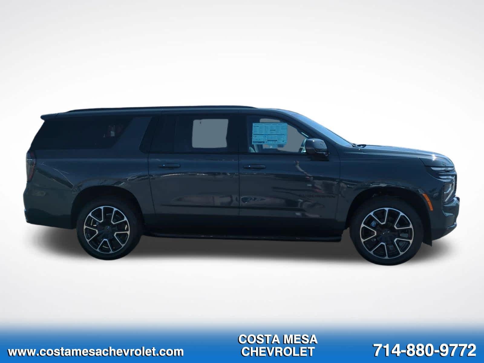 New 2026 Chevrolet Suburban RST w/ RST Capability Package AWD/4WD image 4