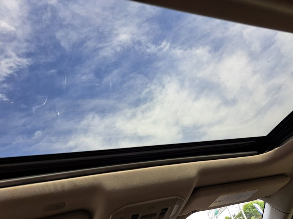 Used 2022 Toyota Highlander XLE FWD image 21