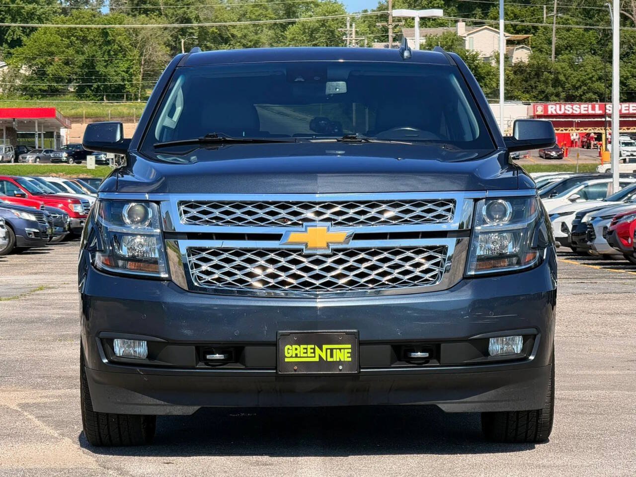 Used 2019 Chevrolet Tahoe LT w/ LT Signature Package AWD/4WD image 3