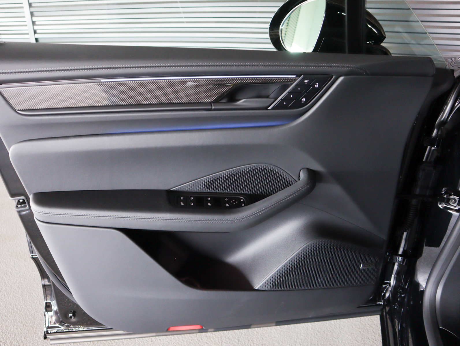 Used 2025 Porsche Macan Turbo Electric image 26