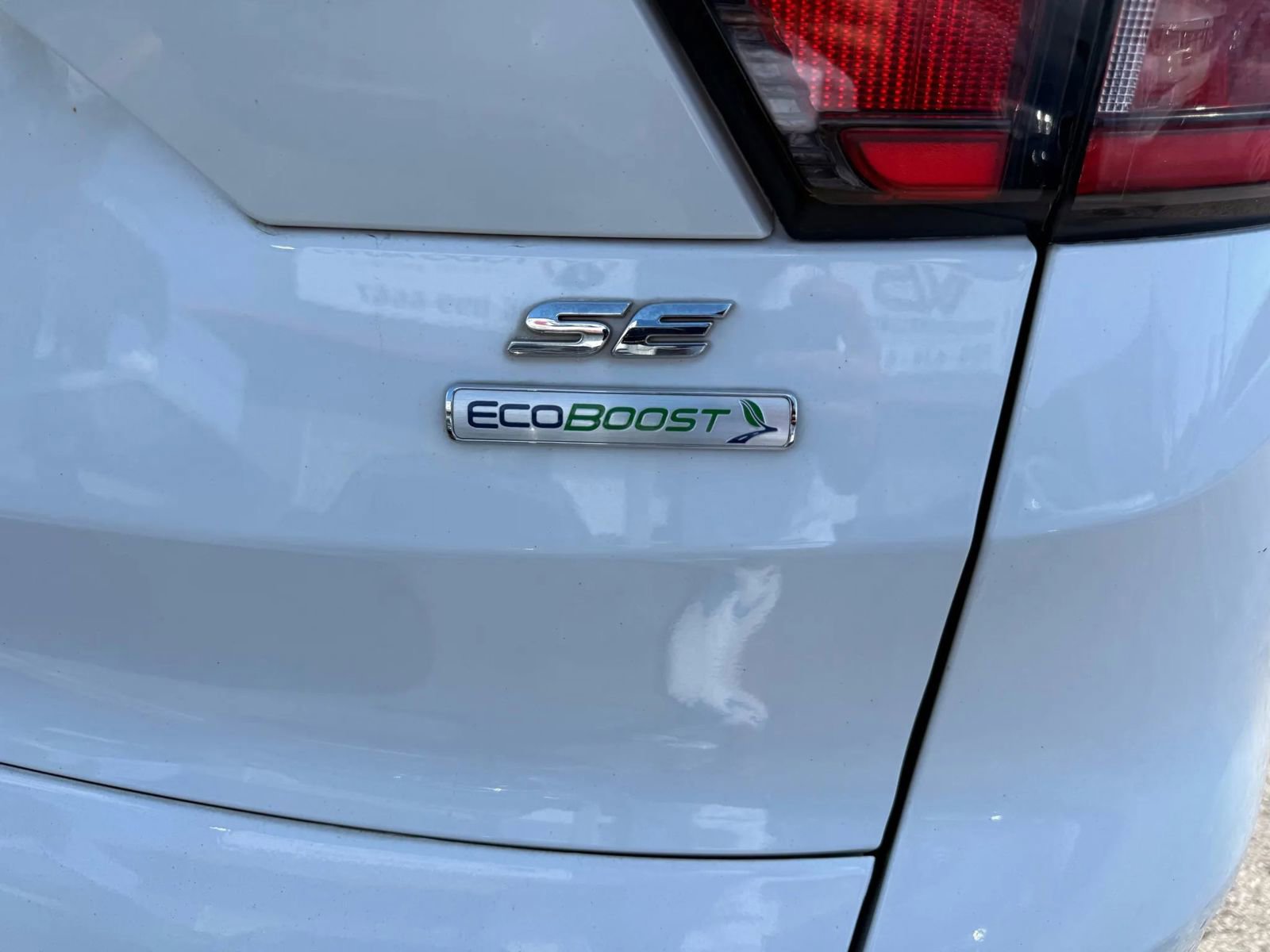 Used 2018 Ford Escape SE image 28