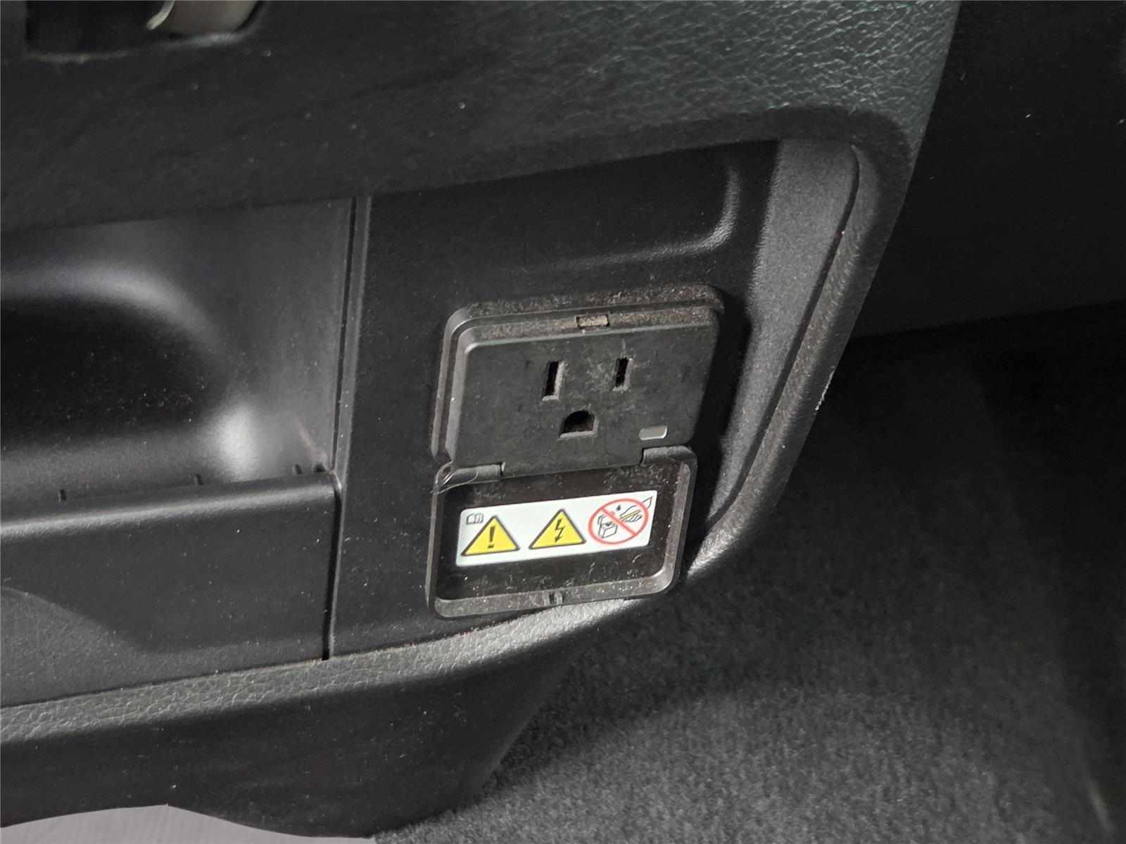 Used 2024 RAM 2500 Laramie w/ Safety Group image 31